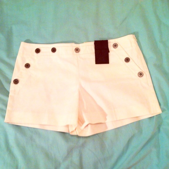 NWT Club Monaco Milla Shorts, Size 4