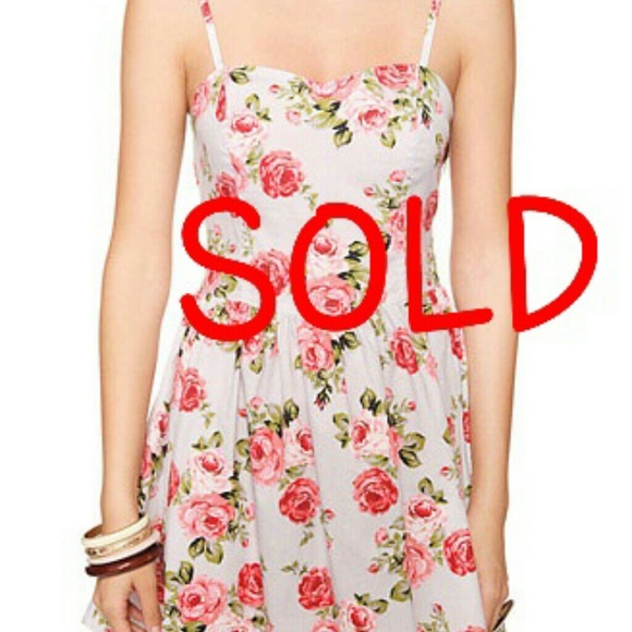 ❤❤SOLD❤❤ Forever 21 Floral Dress