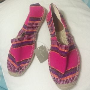 J. Crew Shoes - *BRAND NEW* Jcrew printed espadrilles "pink" J. Crew Shoes - *BRAND NEW* Jcrew printed espadrilles "pink"