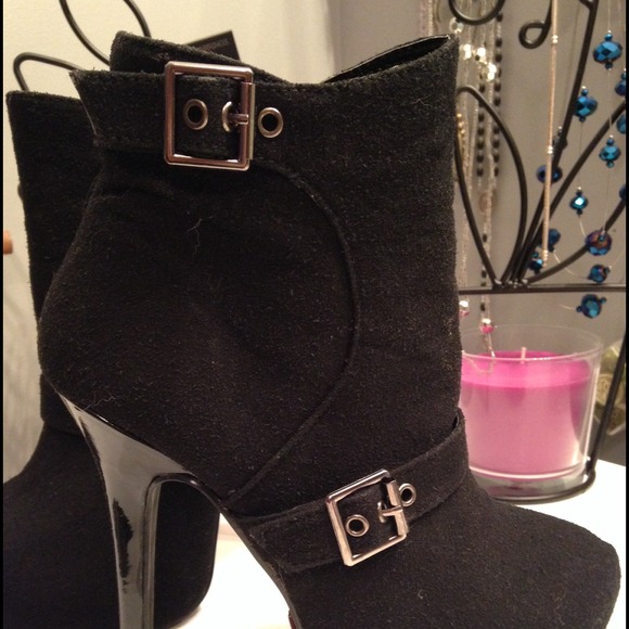 Brand new, black ankle boots - Picture 4 of 4