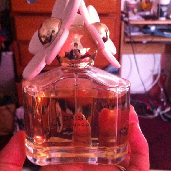 Marc Jacobs daisy perfume
