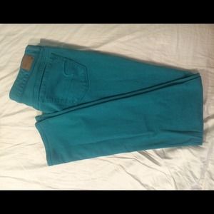 NEVER WORN - American Eagle Teal Jeans