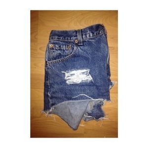 Cute High- Waisted Distressed Denim Levi's