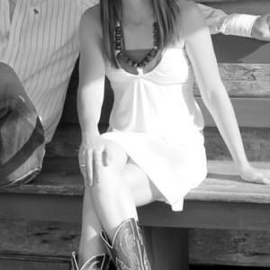 Dress. Been worn once just for the pictures.