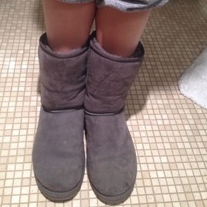 Gray uggs