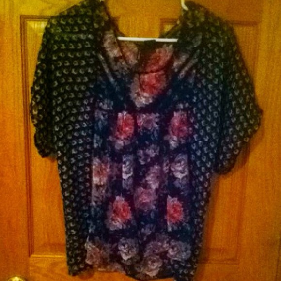 ✨Like New Boho Flowy Floral Top