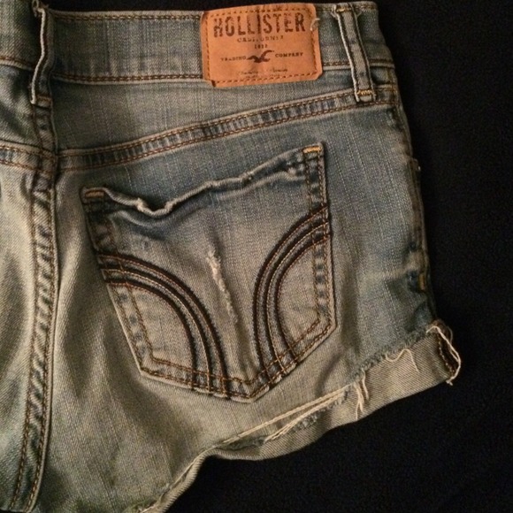 Light frayed jean shorts - Picture 3 of 3