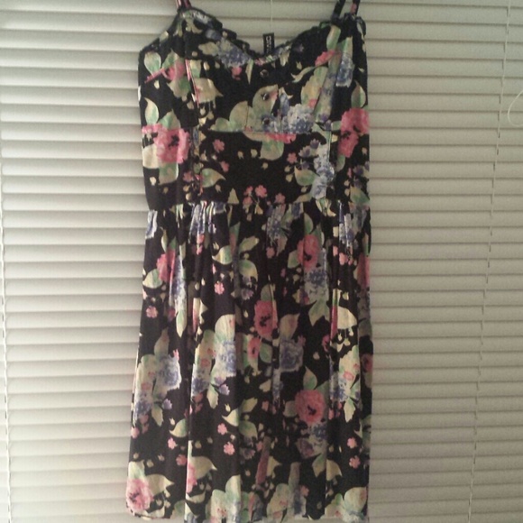 BLACK FLORAL SWEETHEART MINI SKATER DRESS