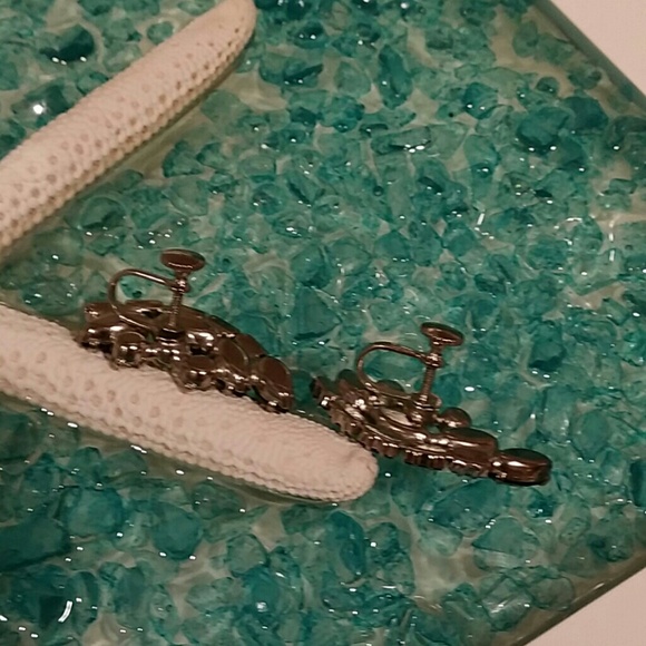 Vintage Black Crystal Screw back Earrings - Picture 2 of 4