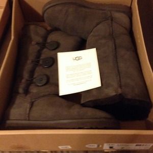 Ugg W Bailey Button Triplet boots.