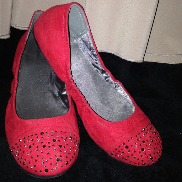 Red ballerina flats