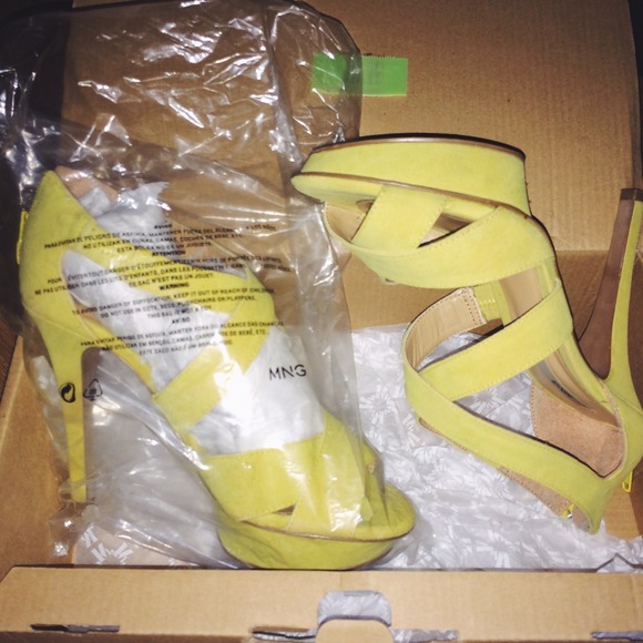 💚Mango Lime Platform Heels💚 - Picture 4 of 4