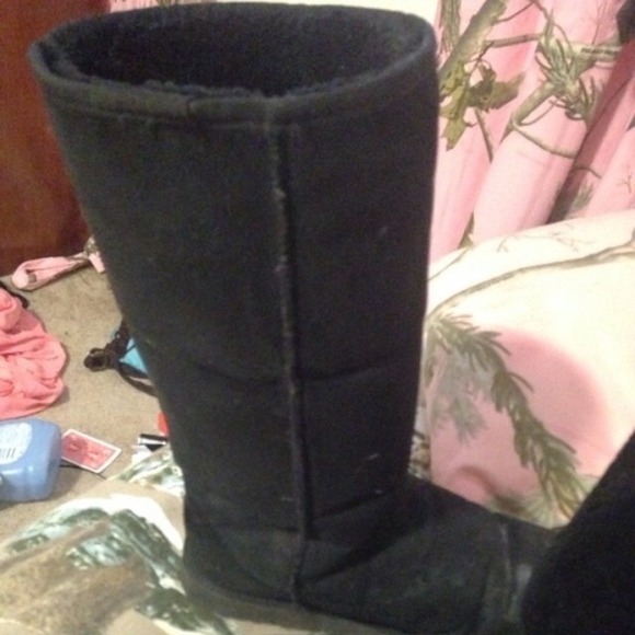 Uggs size 10 - Picture 3 of 4