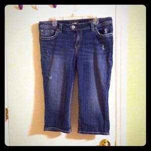 Really cute Capri Blue jeans