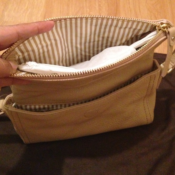 ❌SOLD❌🎀HP🎀 Kate Spade Nude Mini Carson Crossbody - Picture 2 of 4