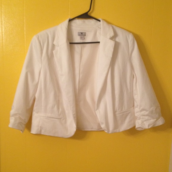 White short blazer