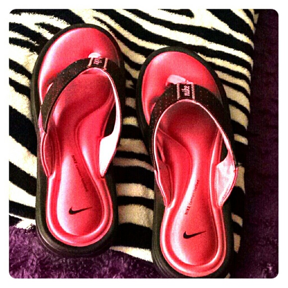 Nike comfort sandals