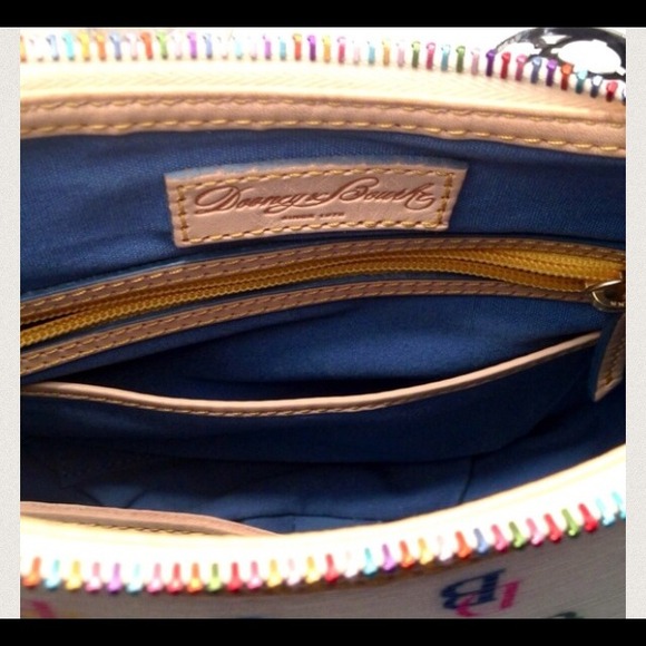 SALE Dooney & Bourke Crossbody with authenticity - Picture 3 of 4
