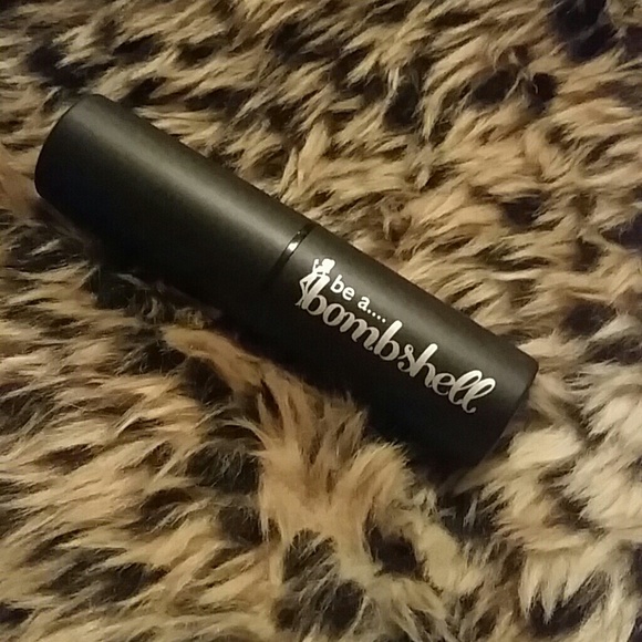 *REDUCED* Be a bombshell *the one stick
