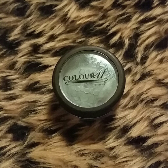 *REDUCED*    * NEW Colour u loose eyeshadow