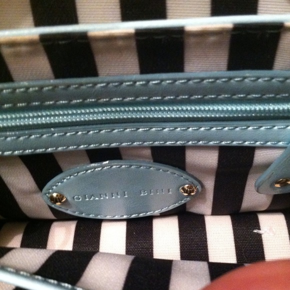 🎉🍷Crossover Handbag 🍷🎉 HP 8/10 - Picture 2 of 3