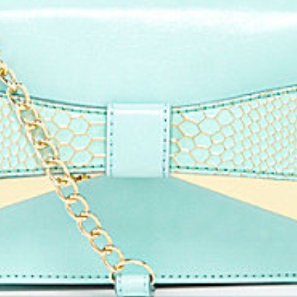 🎉🍷Crossover Handbag 🍷🎉 HP 8/10 - Picture 3 of 3