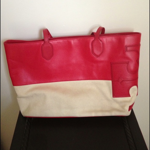 Tory Burch stacked T