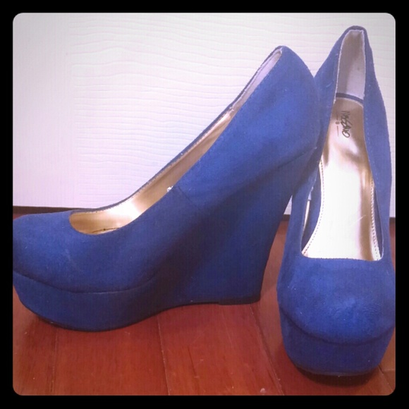 Blue wedge heels**SOLD ON VINTED***
