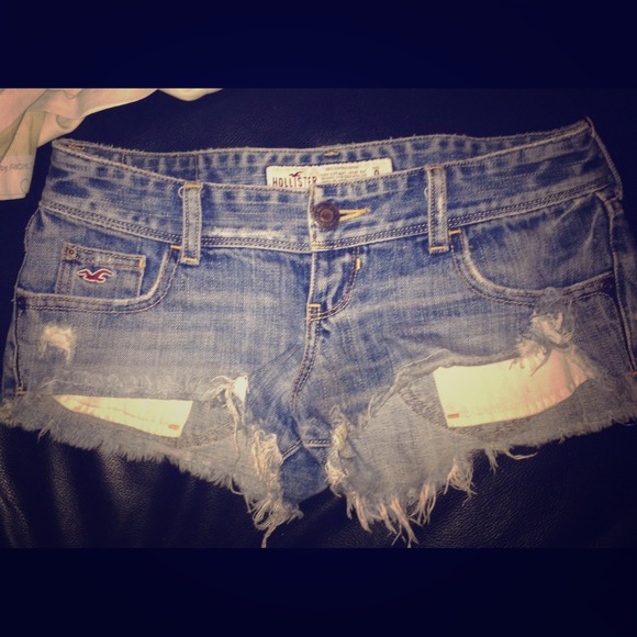 HOLLISTER DENIM SHORTS DISTRESSED SIZE 0 - Picture 1 of 2
