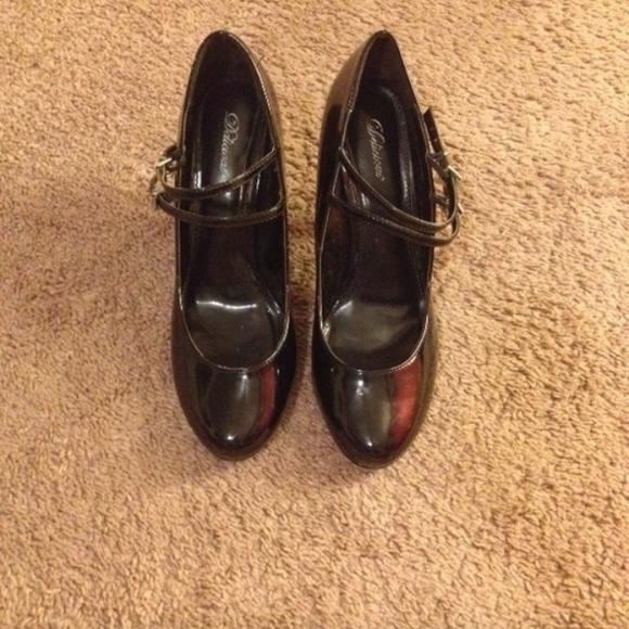Black faux patent leather Mary Janes!