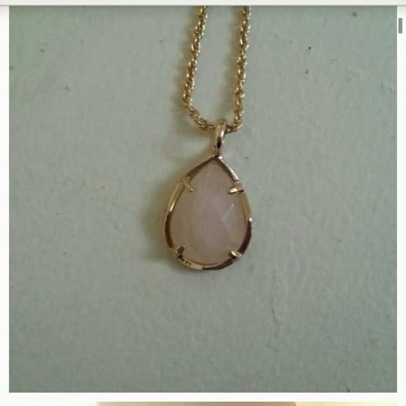 Rose quartz Kendra Scott pendant