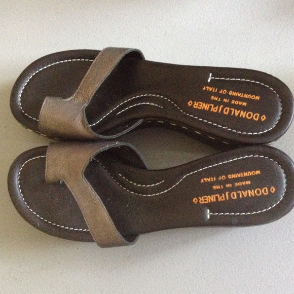 New Donald J. Pliner SALYA pewter sandal wedge 6M
