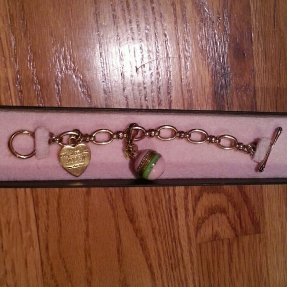 *ORIGINAL BOXES* Bracelet & limited edition charm!