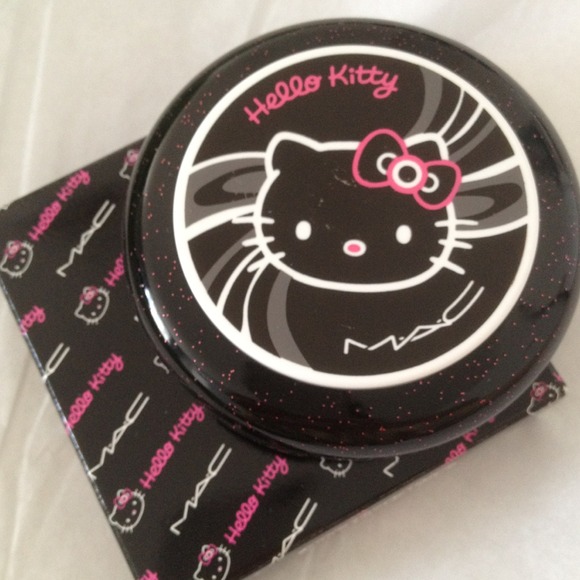 MAC Beauty Powder in Pretty Baby