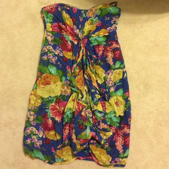 Beautiful dress great for the beach!