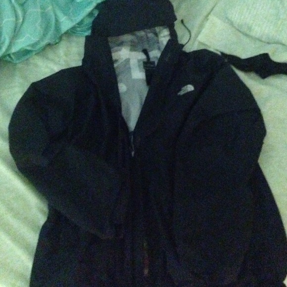 TRADED 🚫North face rain coat