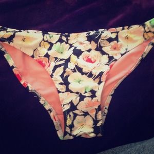Size 2 top shop swim bottoms never worn