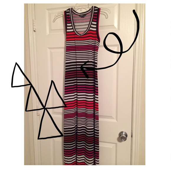 Dresses & Skirts - Flirty Maxi Dress!
