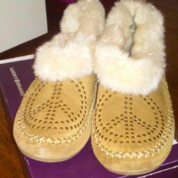 Lucky Brand Shoes - Picture 1 of 4