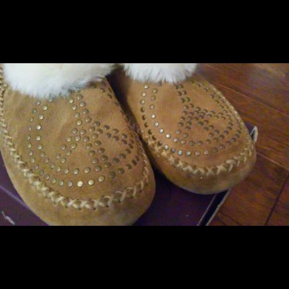 Lucky Brand Shoes - Picture 2 of 4