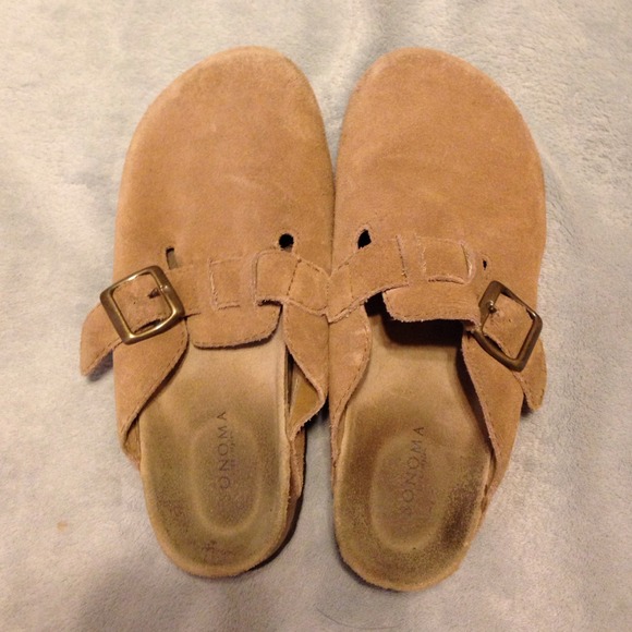 Beige clogs - Picture 1 of 2