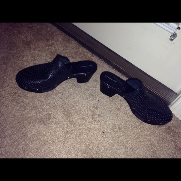 Clogs - Picture 4 of 4