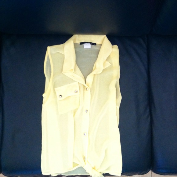 Tops - Picture 3 of 3