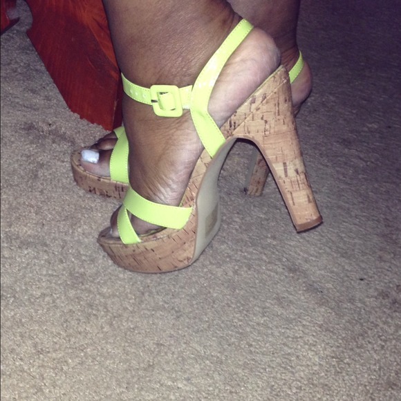 Sandals - Picture 2 of 4