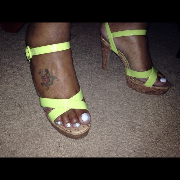 Sandals - Picture 3 of 4