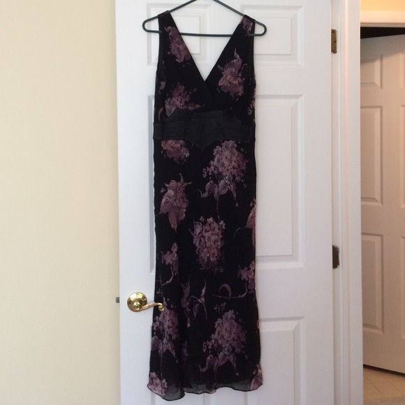 🌟SALE🌟Nine West Black and Lavender Floral Dress