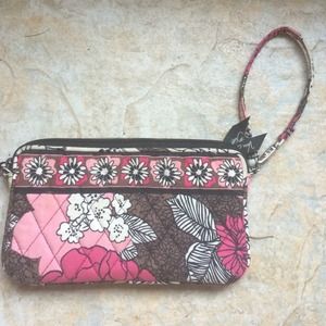 Vera Bradley wristlet in Mocha Rouge