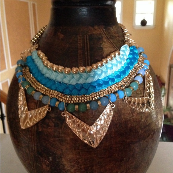 Choker necklace