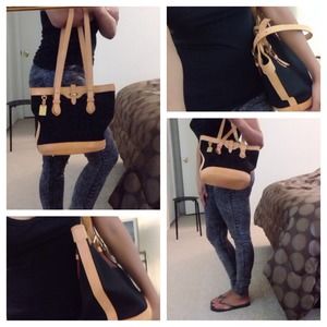 Extra pictures of Dooney & Bourke Leather Handbag