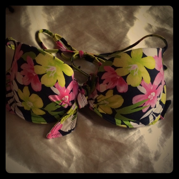Hollister Other - Hollister bikini top